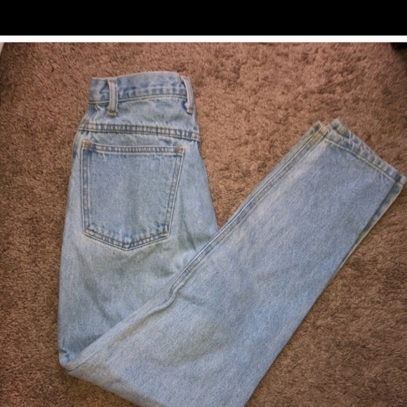 Mom Jeans - Picture 4 of 4